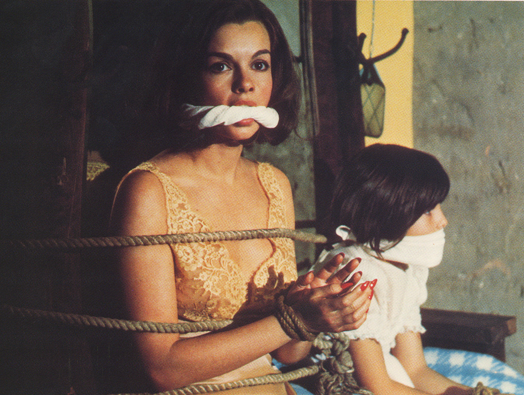 Кадры из Наваждение (1976)