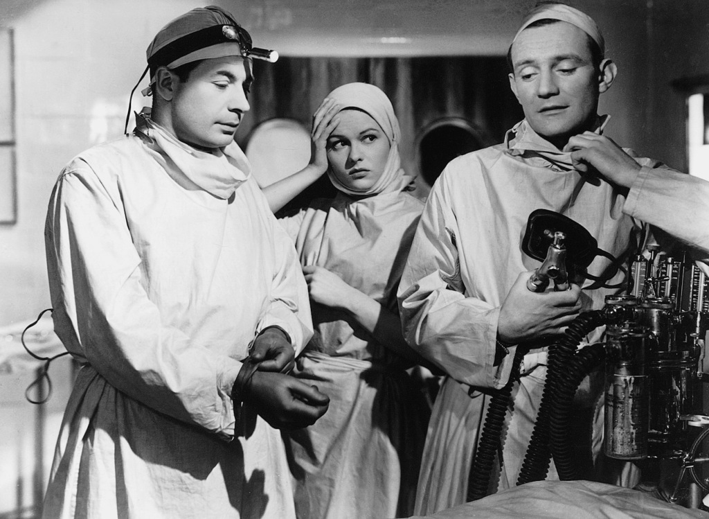 Кадры из Зеленый значит опасность (1946)