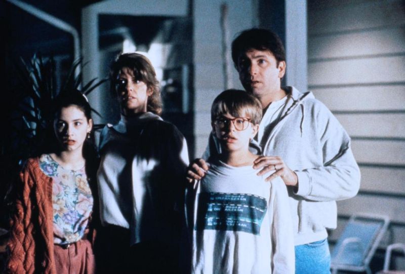 Оставайтесь с нами (1992)