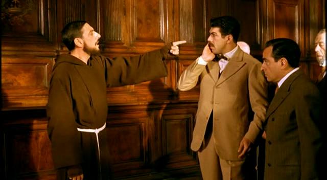 Кадры из Отец Пио (2000)