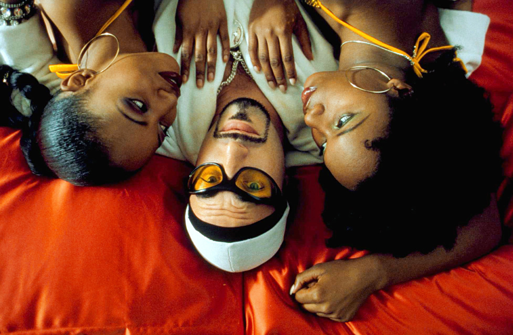 Али Джи в парламенте (2002)