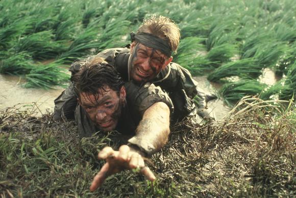 Кадры из Необычайная отвага (1983)