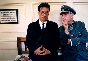 Кадры из Мы должны помогать друг другу (2000)