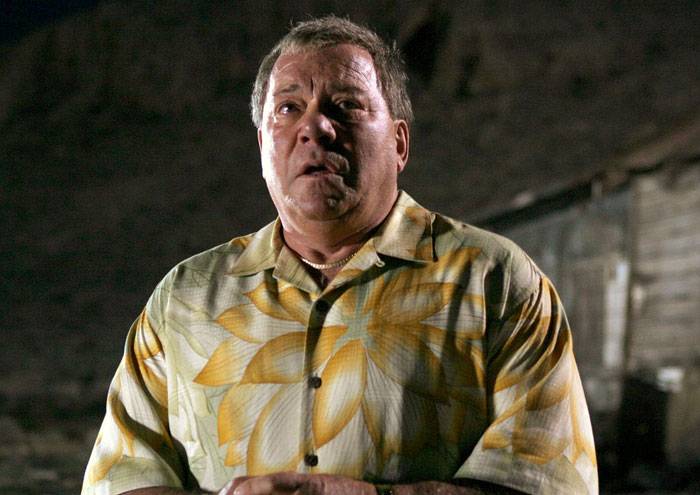 Кадры из Мисс Конгениальность 2: Прекрасна и опасна (2005)