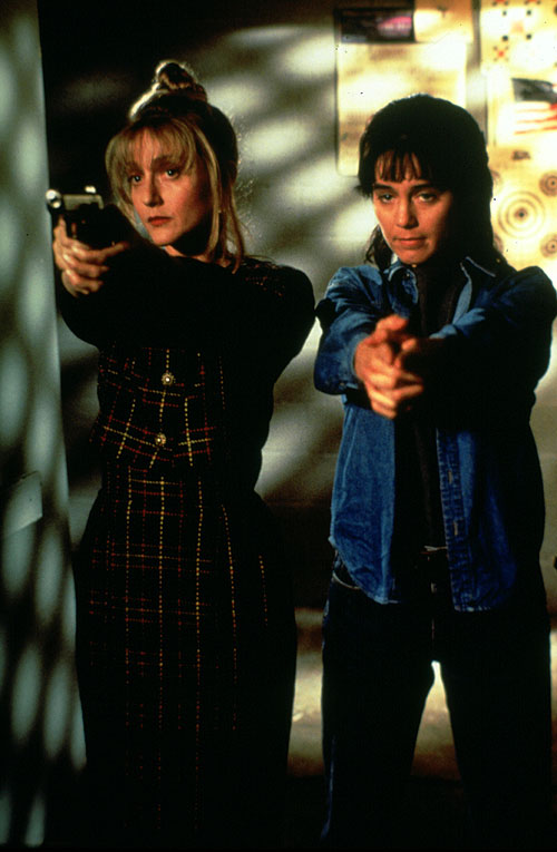 Кадры из Когда незнакомец снова звонит (1993)