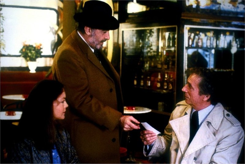 Кадры из Свет женщины (1979)