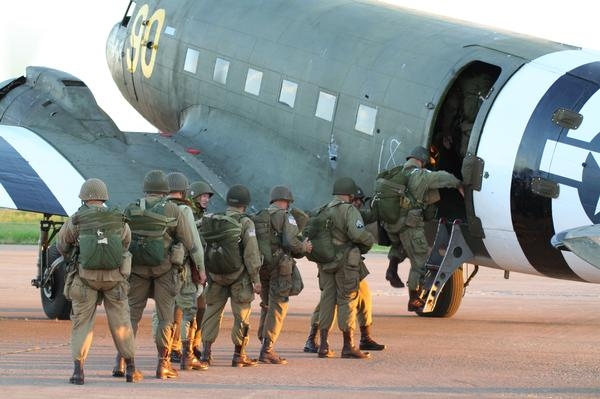 Первопроходцы: В компании незнакомцев (2011) Первопроходцы: В компании незнакомцев (2011)