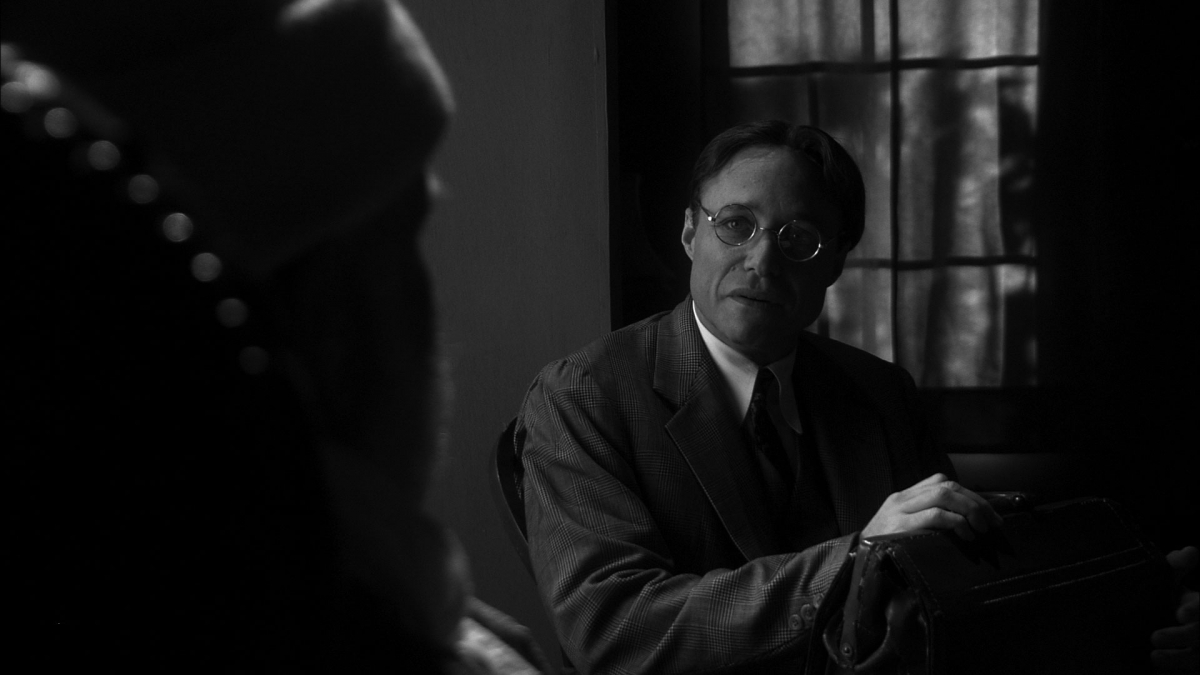 Шепчущий во тьме (2011)