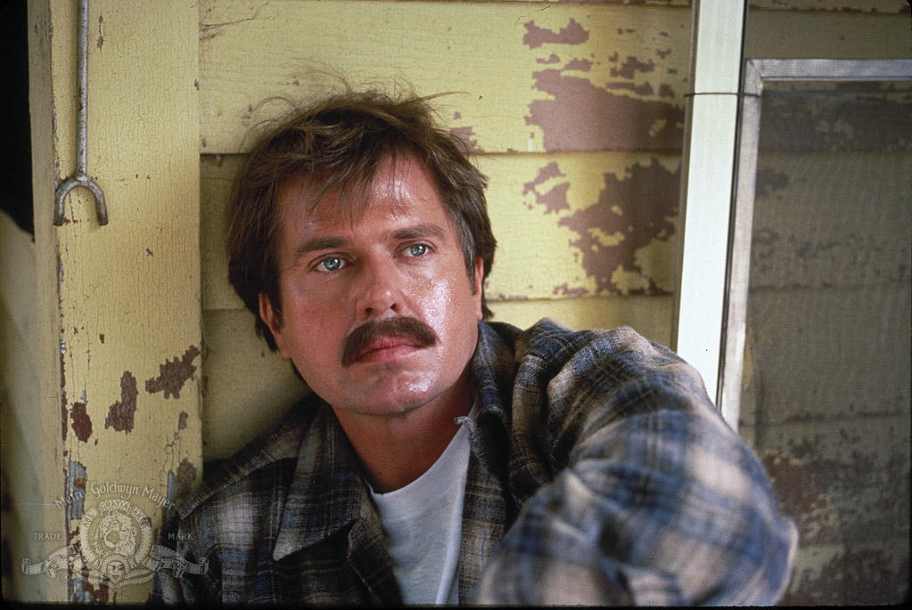 Кадры из Пылающая кровать (1984)