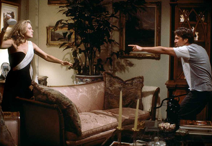 Кадры из Война супругов Роуз (1989)