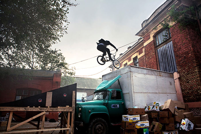 Кадры из Перевозчик 3 (2008)