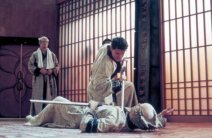 Кадры из Вавилон 5: Легенда о Рейнджерах: Жить и умереть в сиянии звезд (2002)