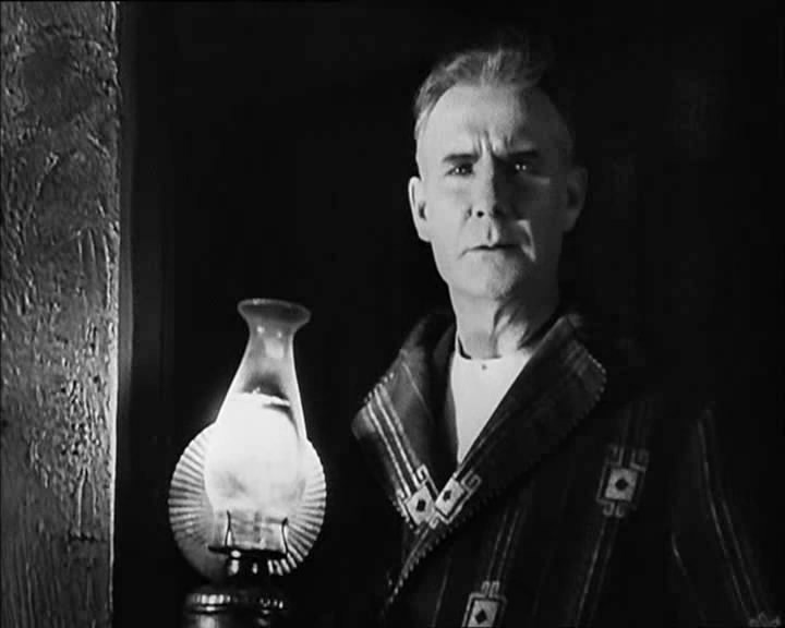 Кадры из Парижанка (1923)