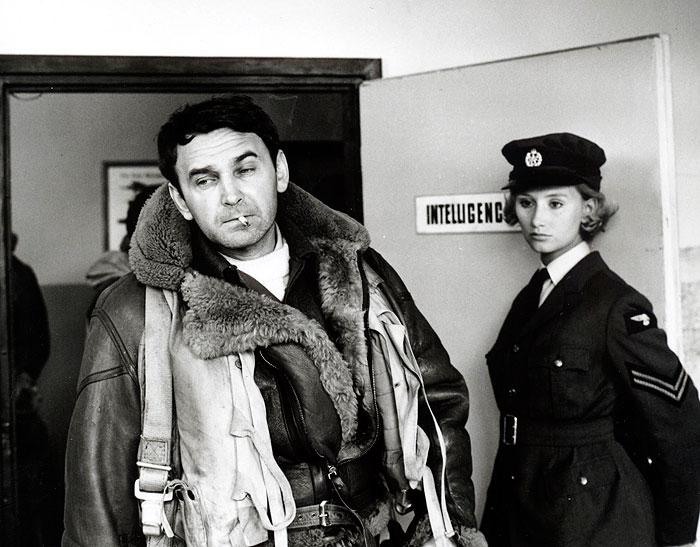 Кадры из Небесные наездники (1968)