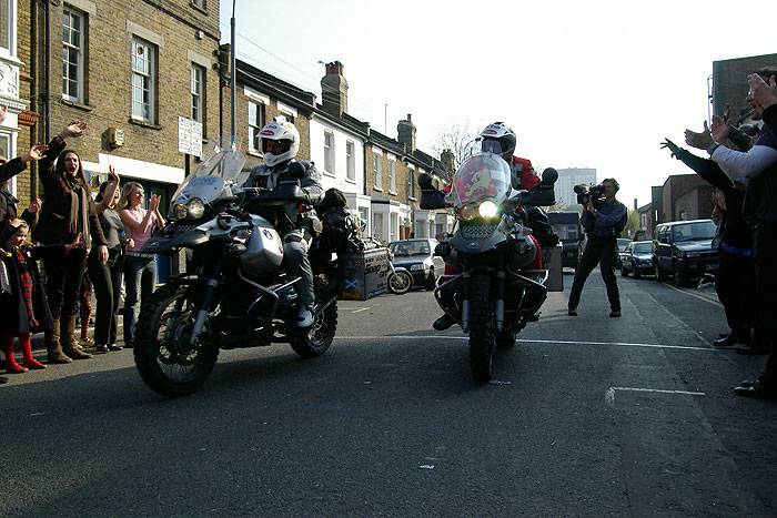 Долгий путь вокруг Земли (2012) Долгий путь вокруг Земли (2012)