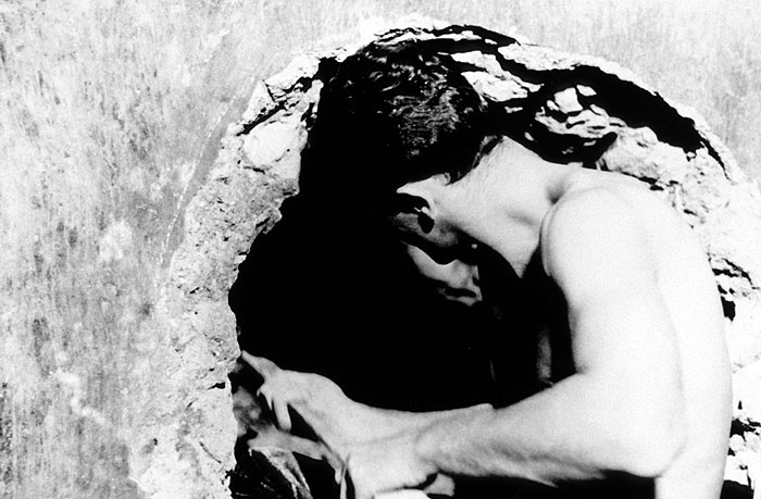 Кадры из Дыра (1960)