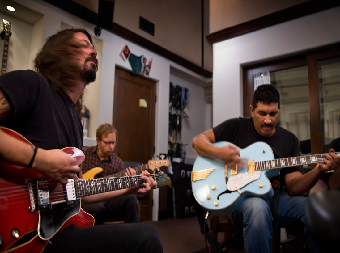 Foo Fighters: Назад и обратно (2011) Foo Fighters: Назад и обратно (2011)