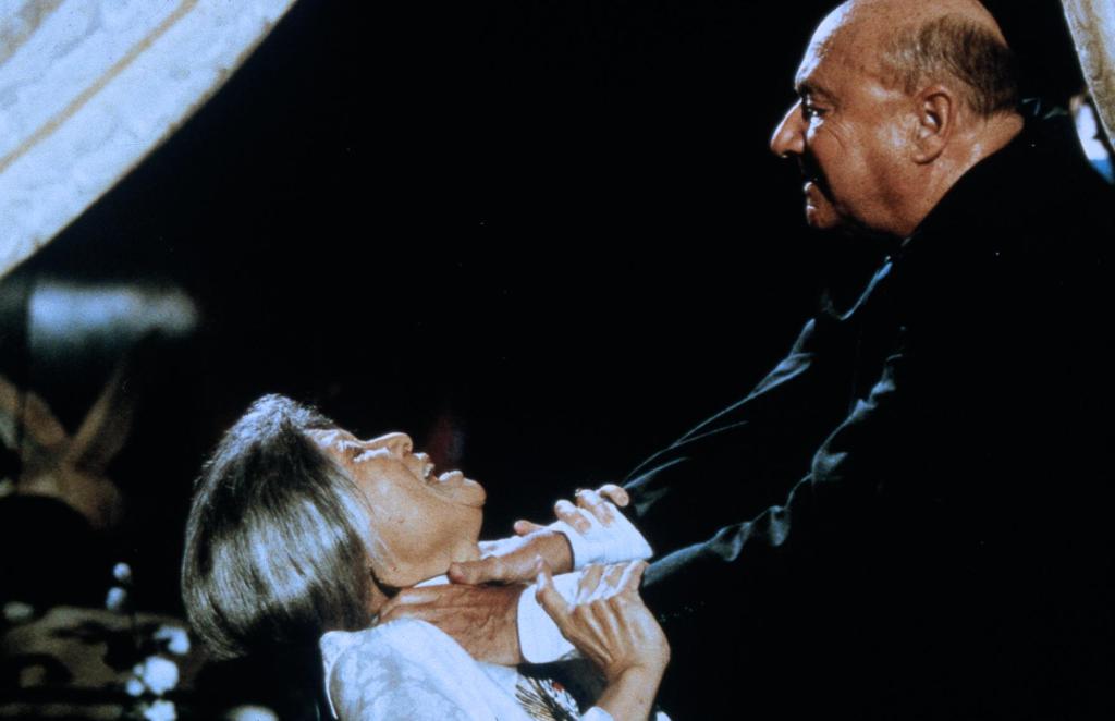 Кадры из Американский рикша (1990)