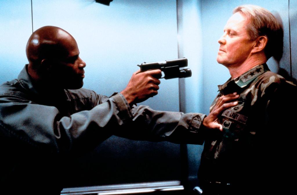 Кадры из Особо опасный преступник (1997)