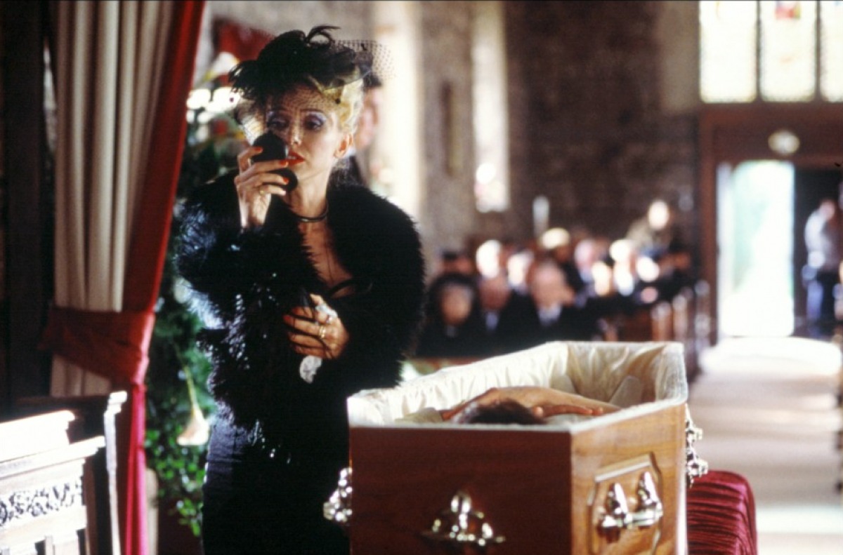 Кадры из Четверо похорон и одна свадьба (2002)