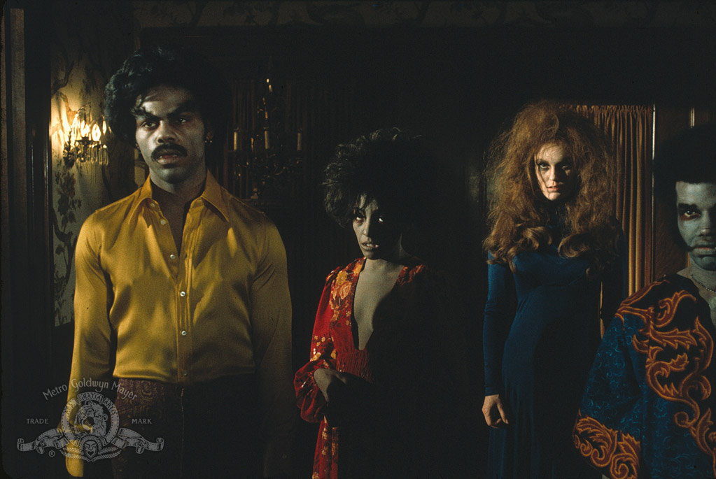 Кадры из Кричи, Блакула, кричи (1973)