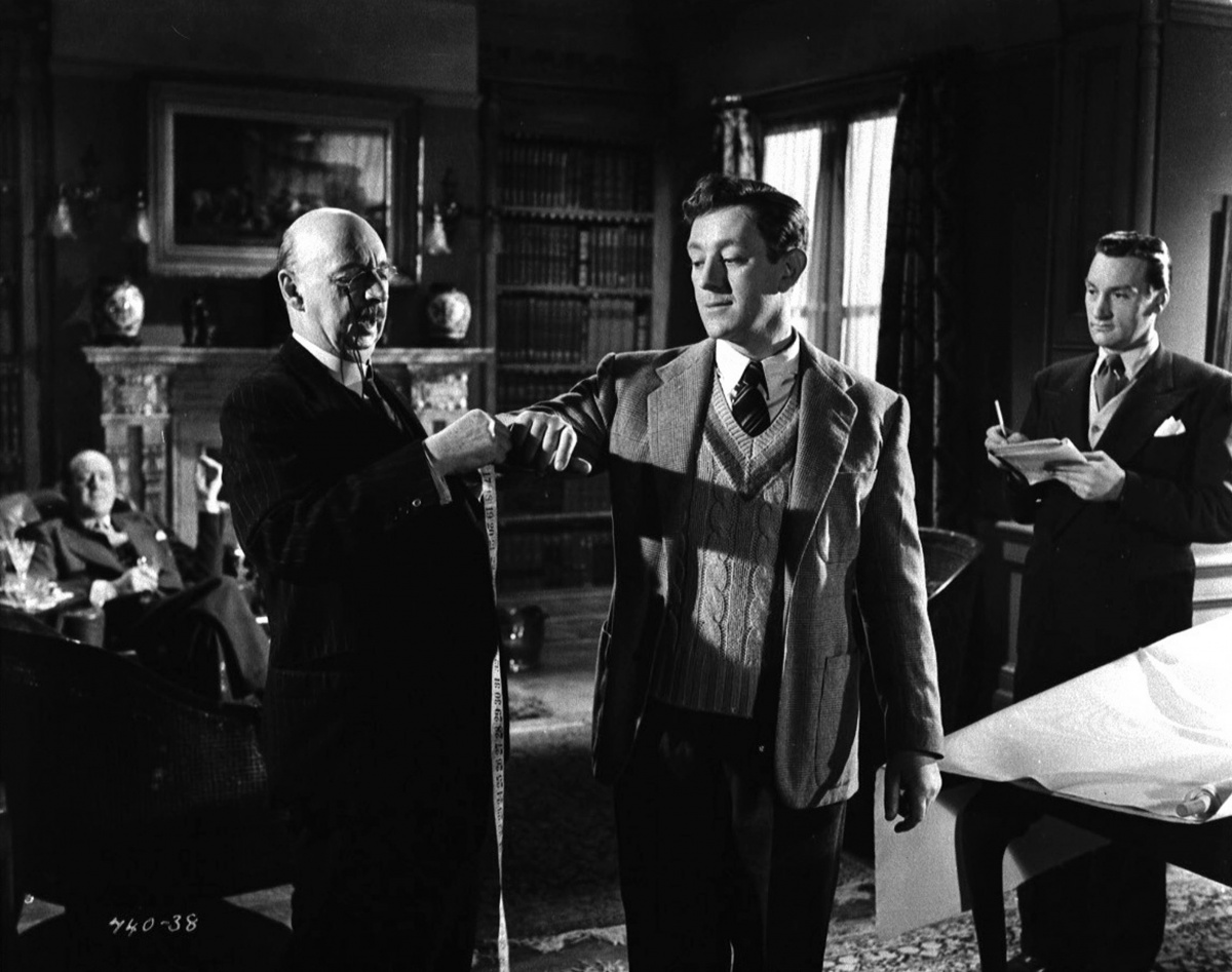 Кадры из Человек в белом костюме (1951)