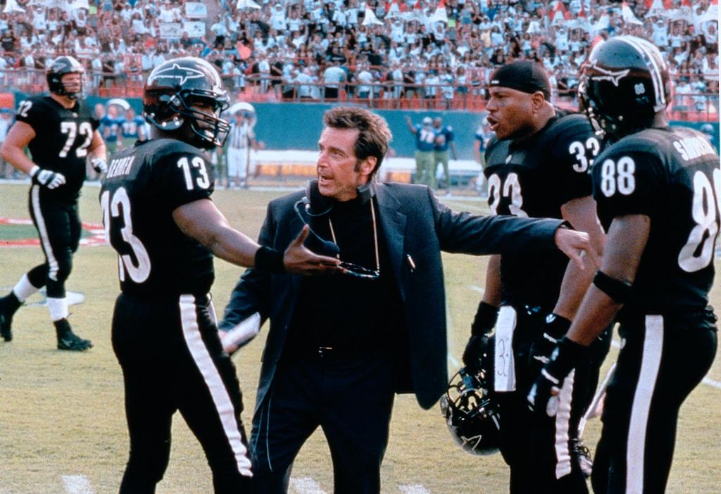 Кадры из Каждое воскресенье (1999)