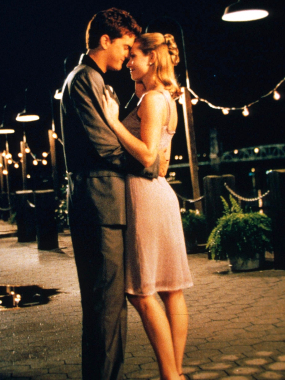 Кадры из Бухта Доусона (1998)