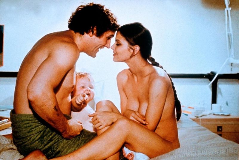 Кадры из Последняя женщина (1976)