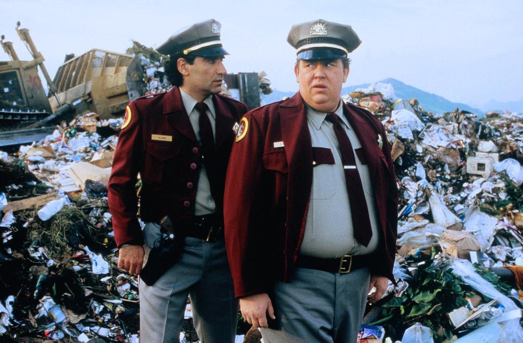 Кадры из Вооружены и опасны (1986)