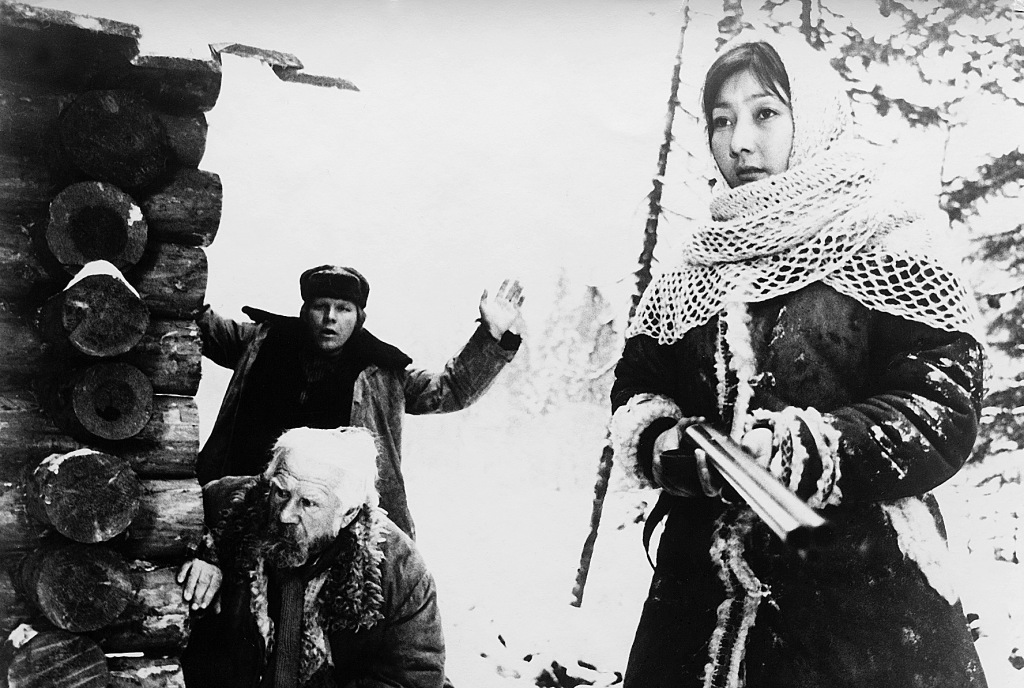 Кадры из По следу властелина (1980)