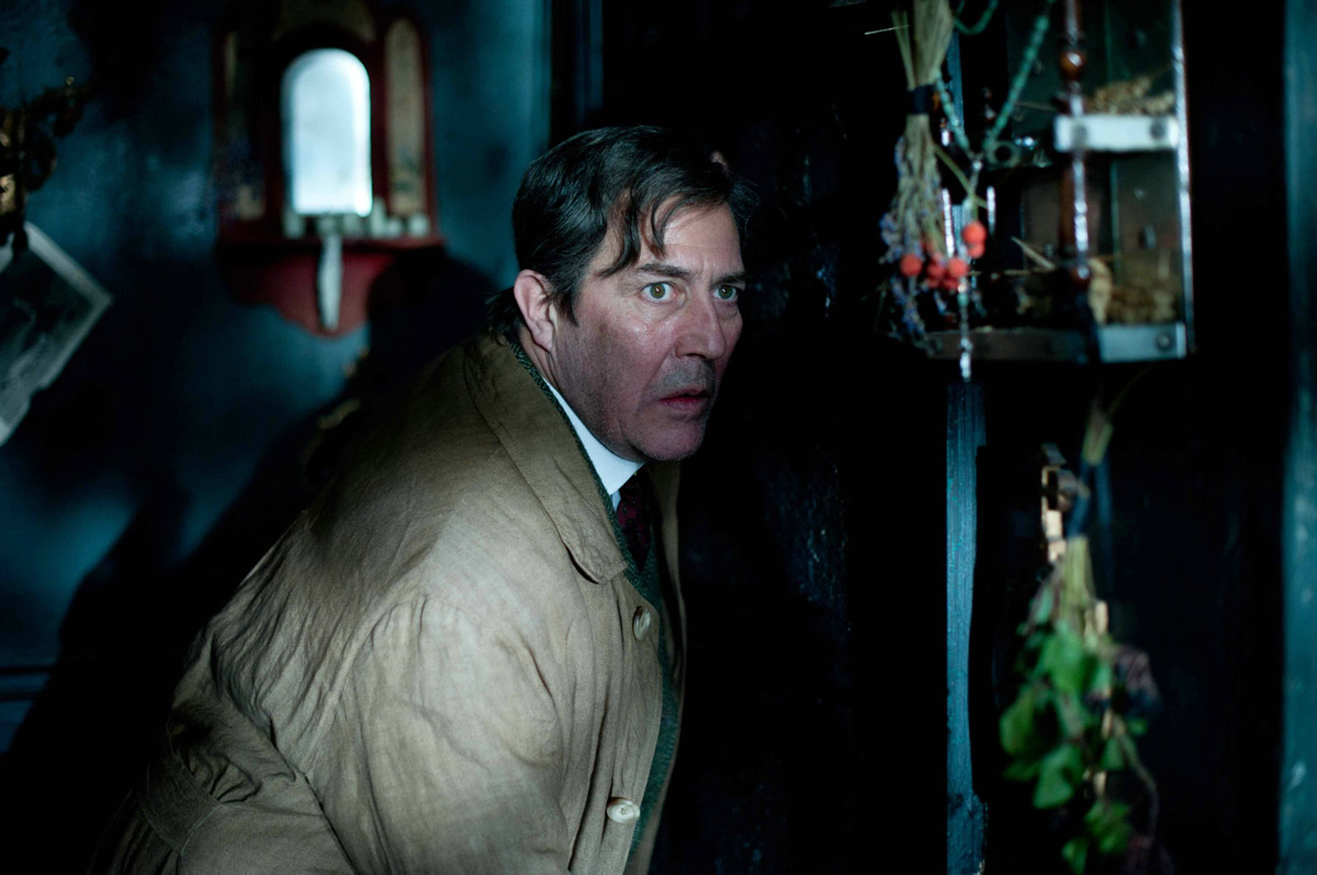 Кадры из Женщина в черном (2012)