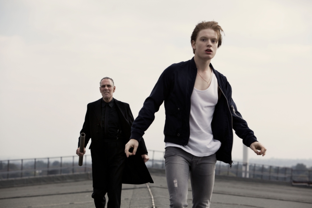 Кадры из Граница тени (2011)