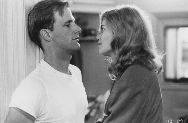 Кадры из Дом на Кэрролл-стрит (1988)