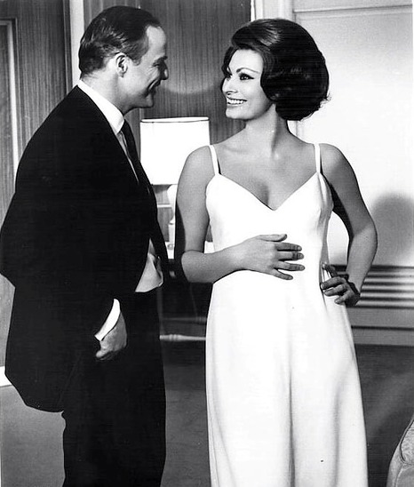 Кадры из Графиня из Гонконга (1967)