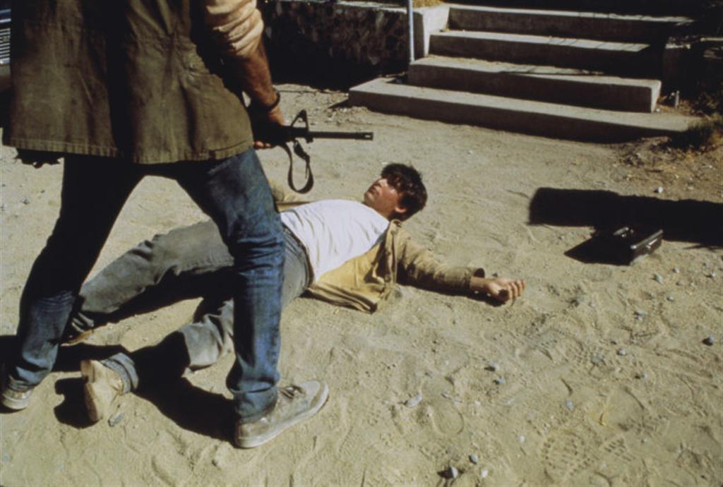 Кадры из Вдали от дома (1989)