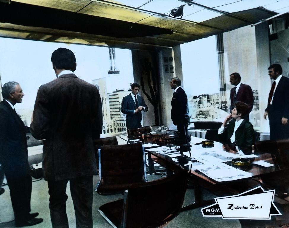 Кадры из Забриски Пойнт (1970)