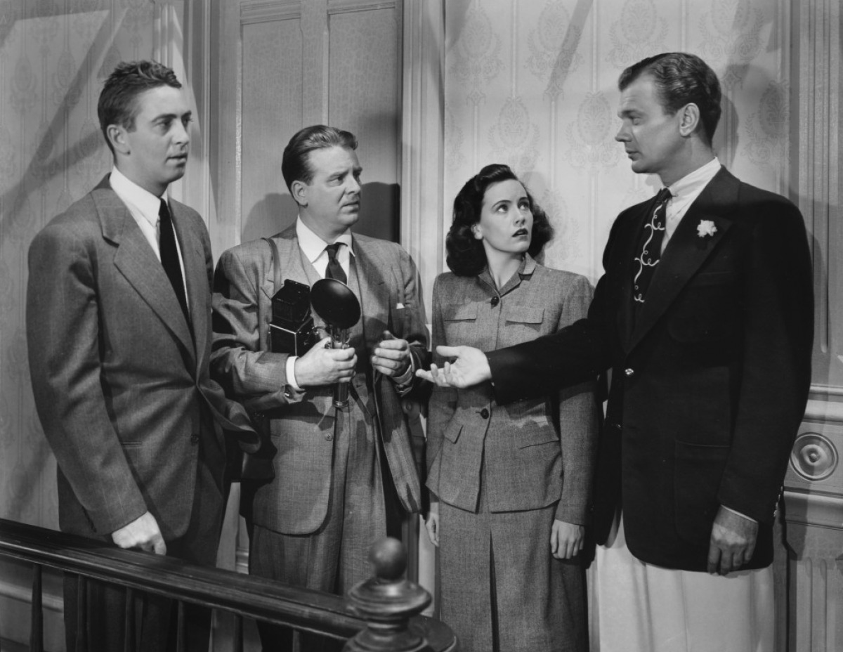 Кадры из Тень сомнения (1943)