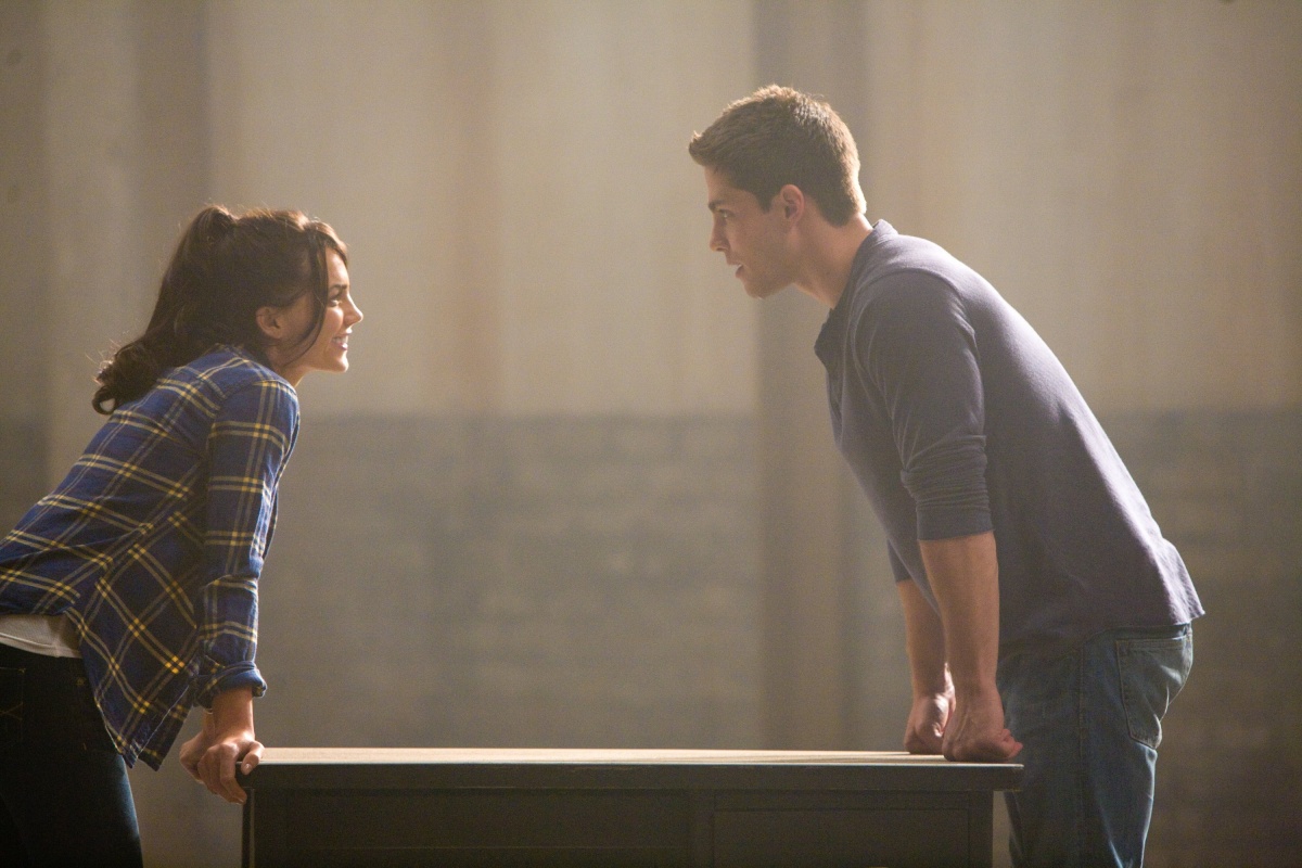 Кадры из Никогда не сдавайся 2 (2011)