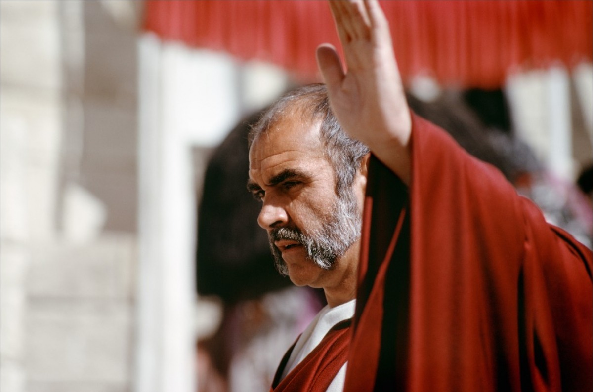 Кадры из Человек, который хотел быть королем (1975)