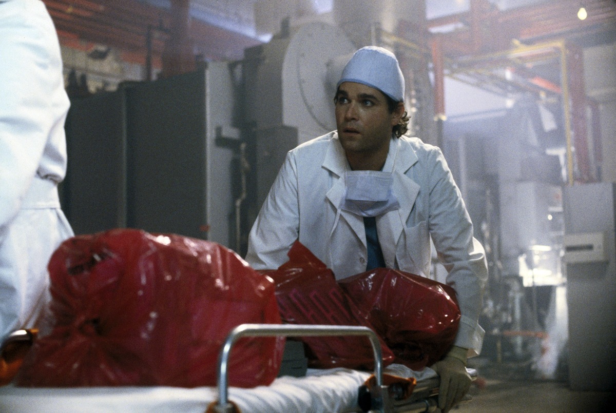 Кадры из Статья 99 (1992)