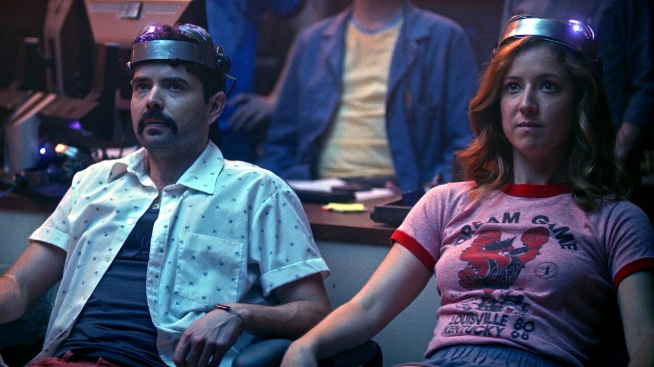 Кадры из Время поджимает / Мозговой штурм (2016)