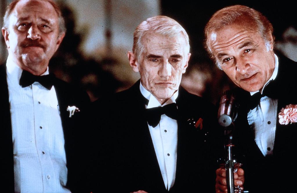 Кадры из Честь семьи Прицци (1985)