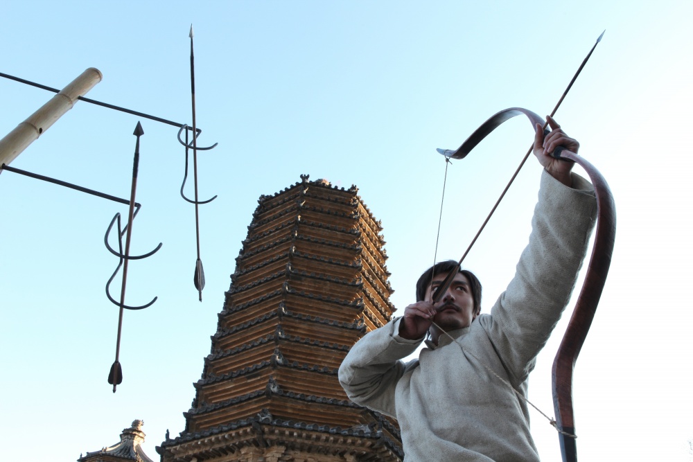 Кадры из Судья-лучник (2012)