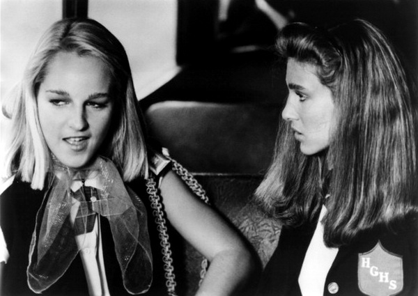 Кадры из Девочки хотят повеселиться (1985)