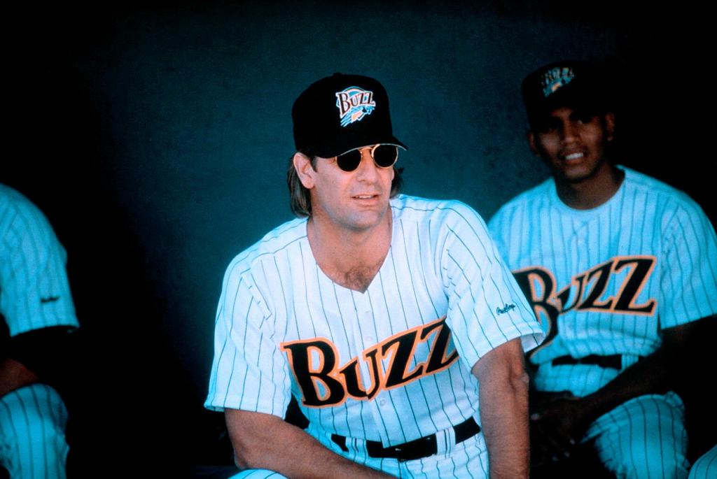 Кадры из Высшая лига 3 (1998)