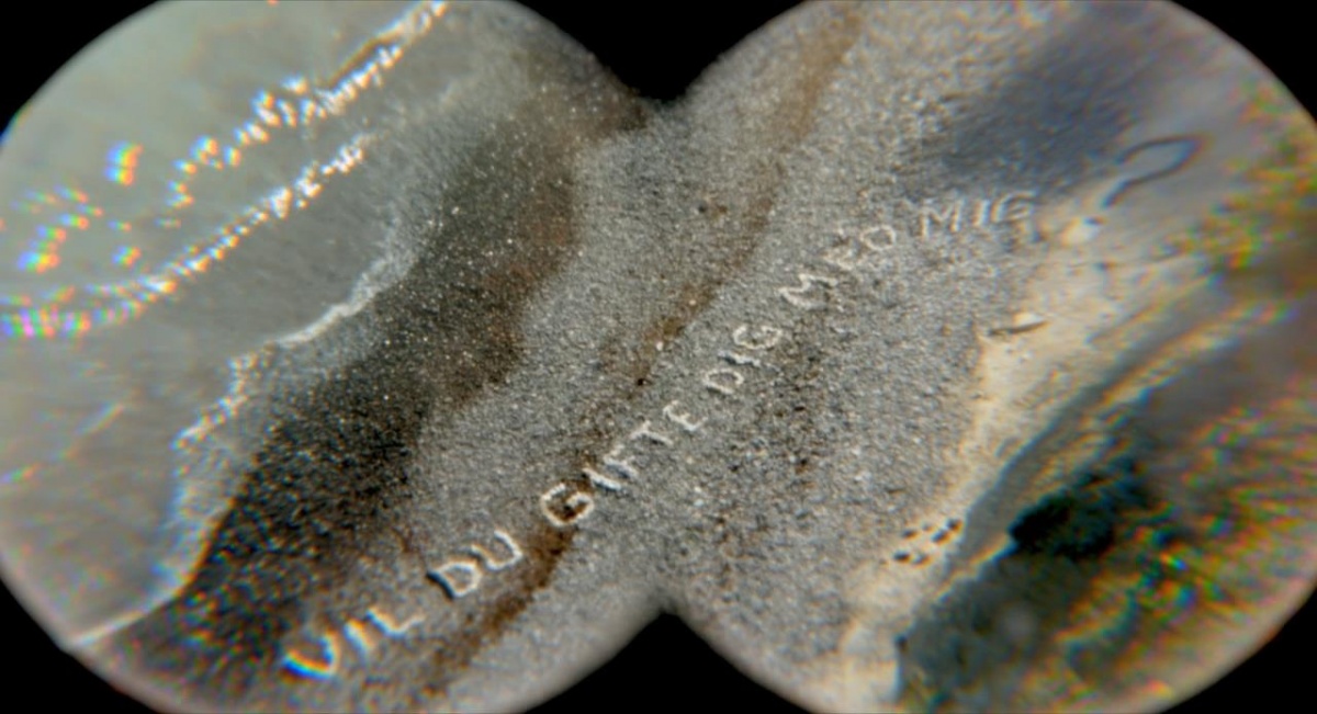 Кадры из За гранью (2012)