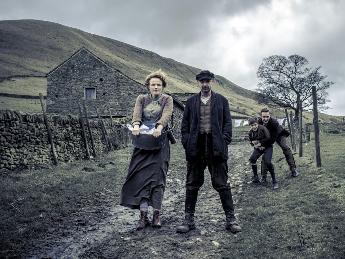 Кадры из Деревня (2013)