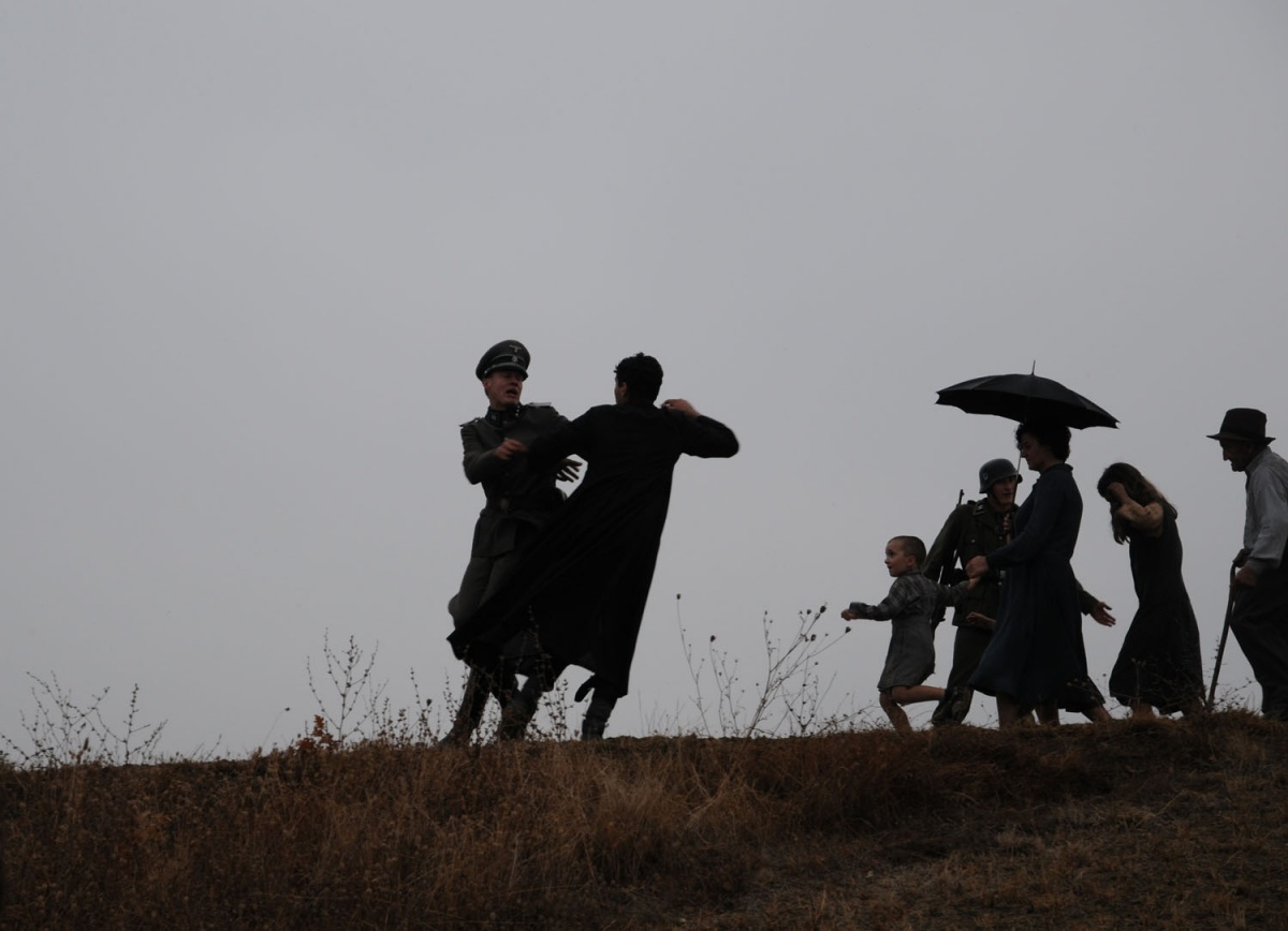 Кадры из Тот, кто придет (2009)