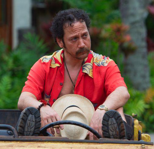 Кадры из Притворись моим мужем (2012)